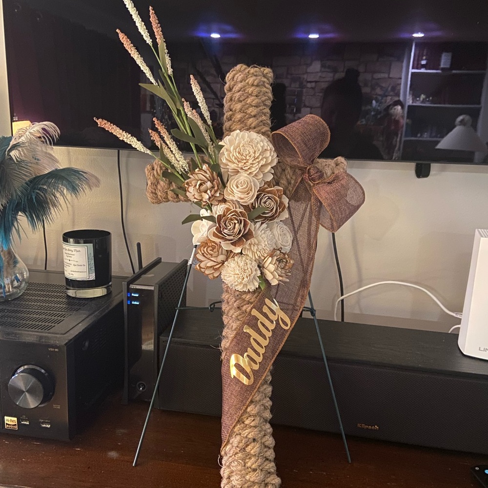 Memorial Cross Wreath (Personalized)